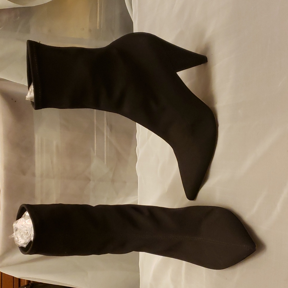 Sexy M. Gemi black heeled boots size 7.5 - like new